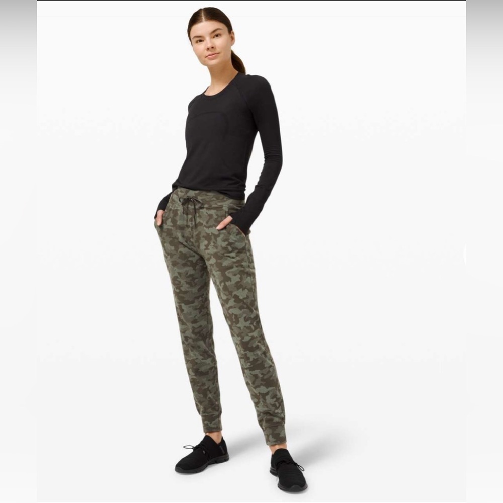 Lululemon Ready to Rulu Jogger 29"
Heritage Camo Dark Olive Green Twill Size 4